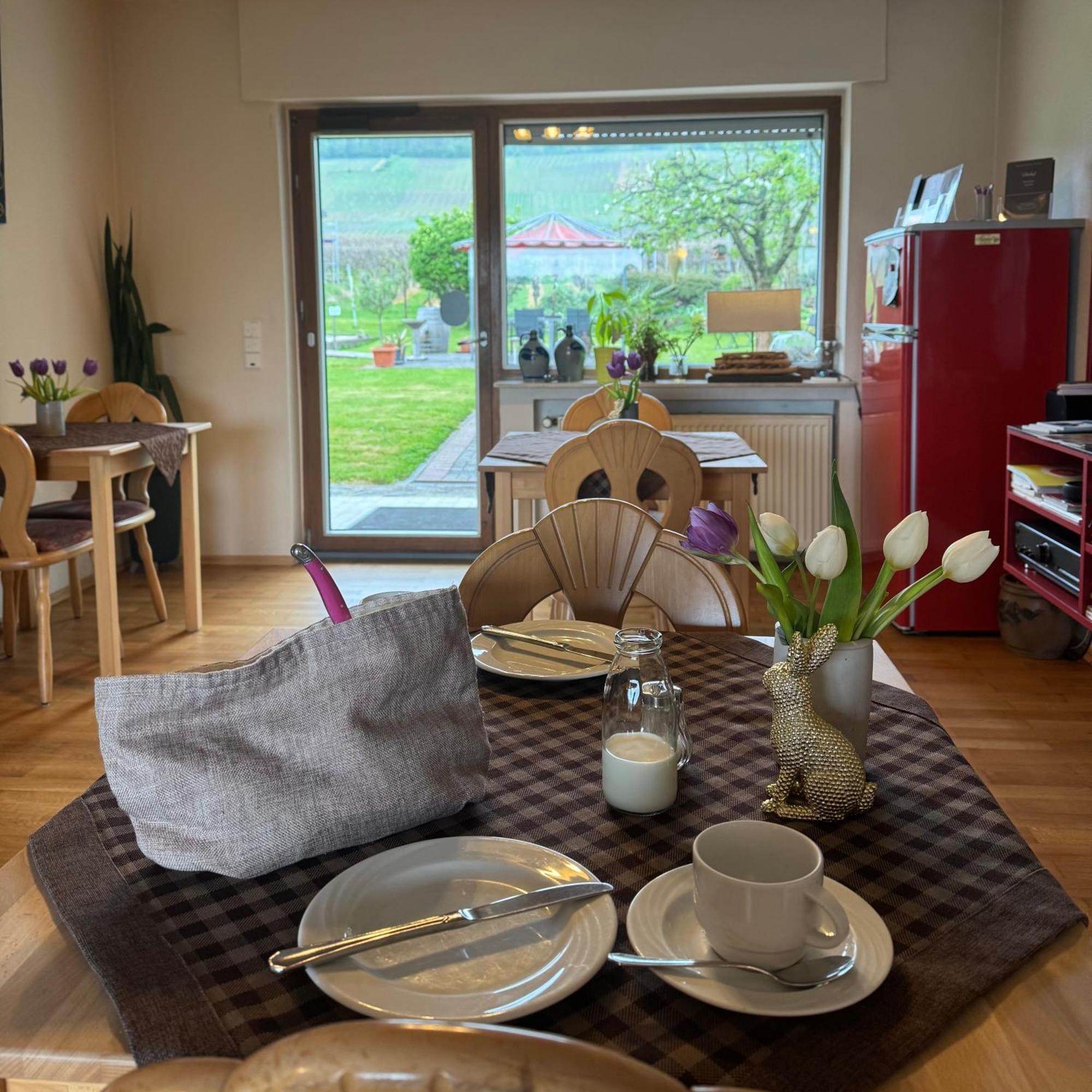 Bed and Breakfast Weingut Tiliahof Браунеберг Экстерьер фото